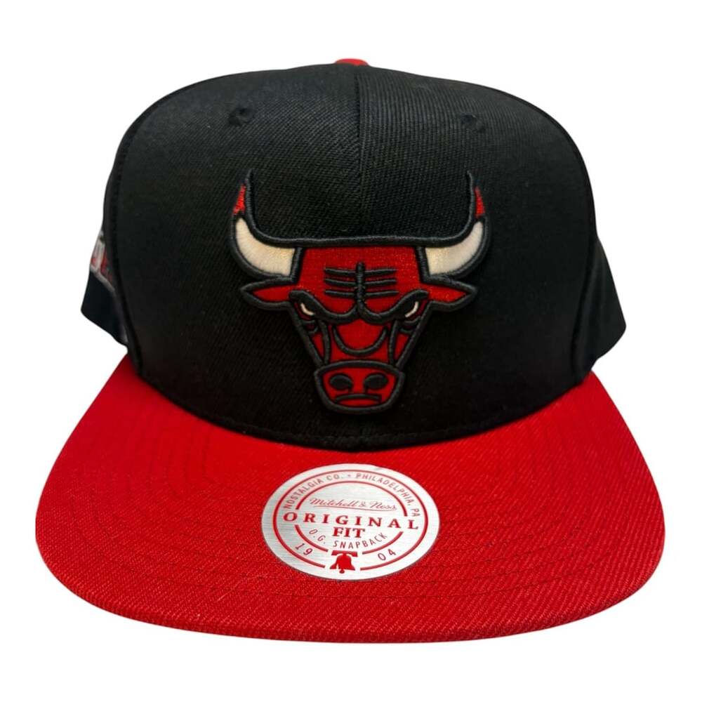 Mitchell & Ness Chicago Bulls Two Tone Snapback Hat Black Red